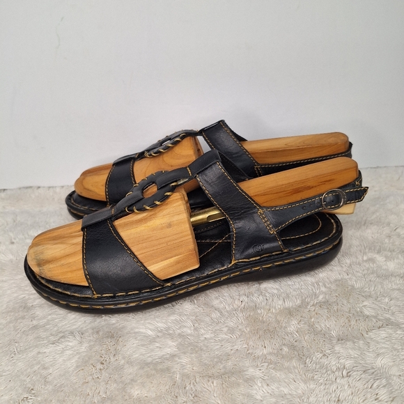 Born Sandals - Picture 3 of 9